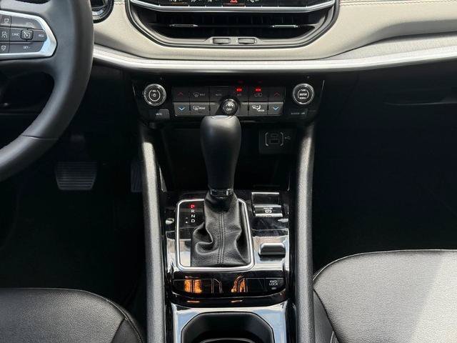 Used 2025 Jeep Compass Limited AWD/4WD image 9