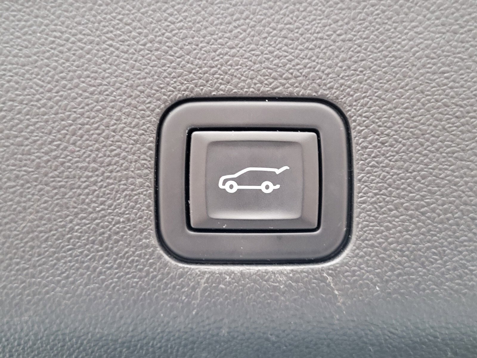 Used 2024 Chevrolet Tahoe LT AWD/4WD image 32