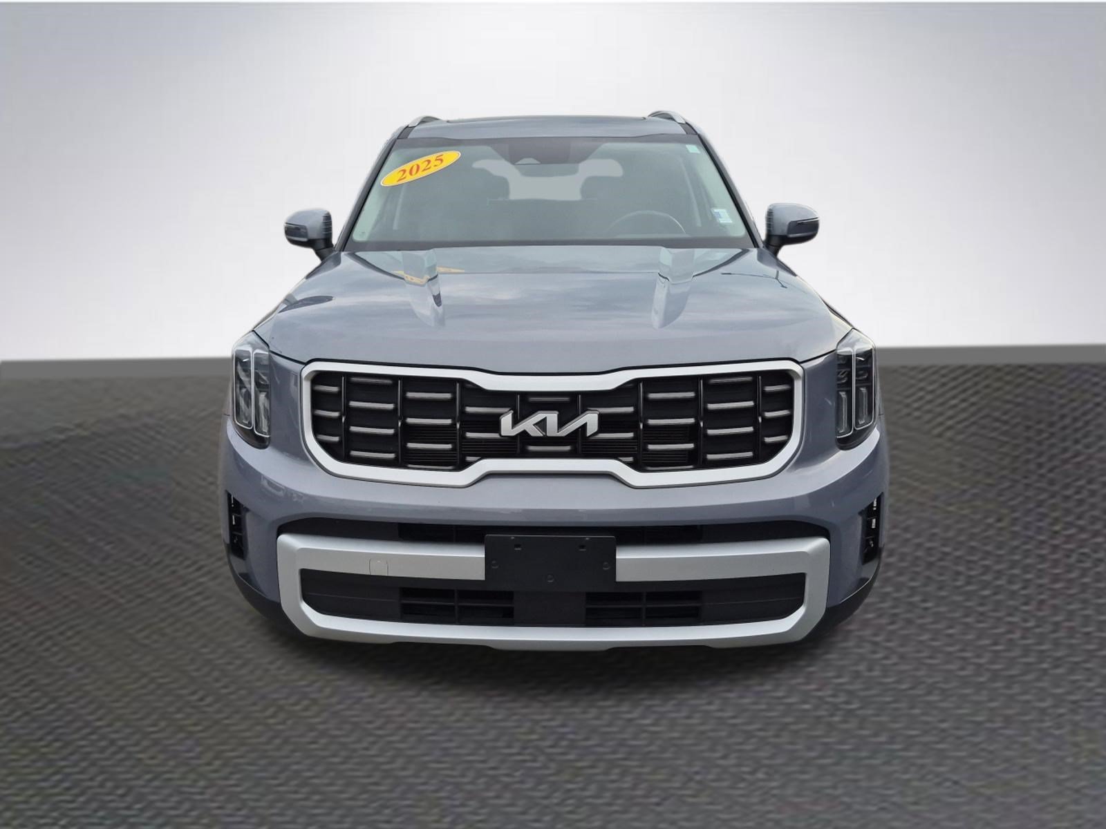 Used 2025 Kia Telluride S FWD image 3
