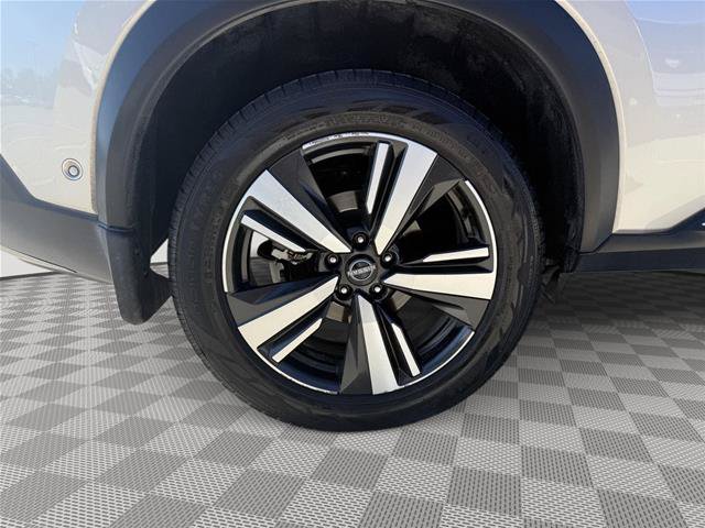 Used 2022 Nissan Rogue Platinum w/ Head-Up Display Package AWD/4WD image 13