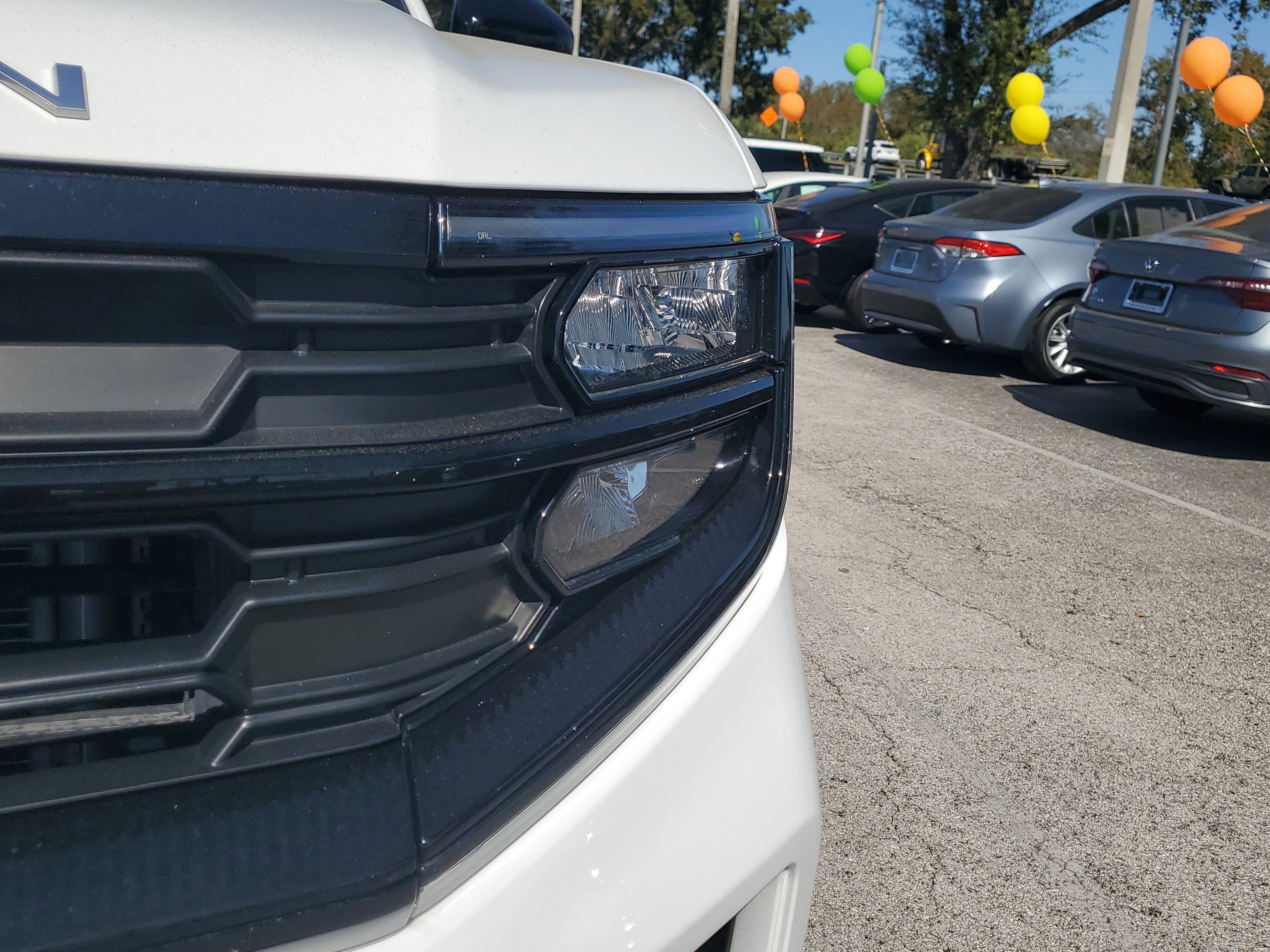 Certified 2025 Ford Expedition Active image 6