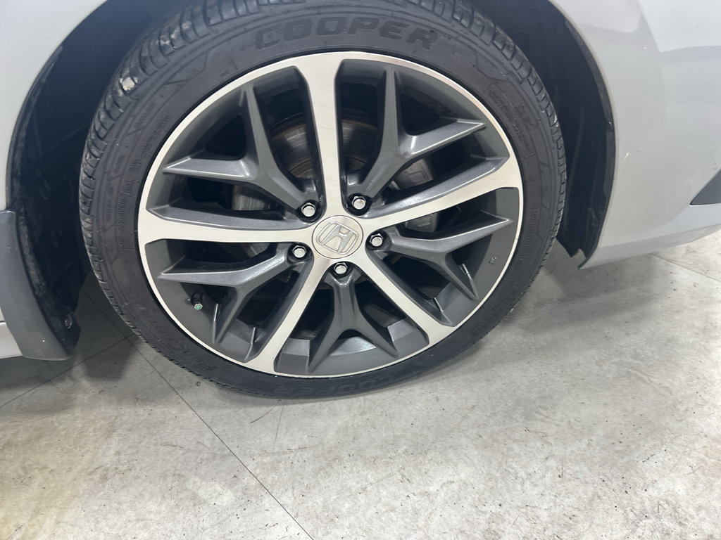 Used 2023 Honda Civic Touring image 14