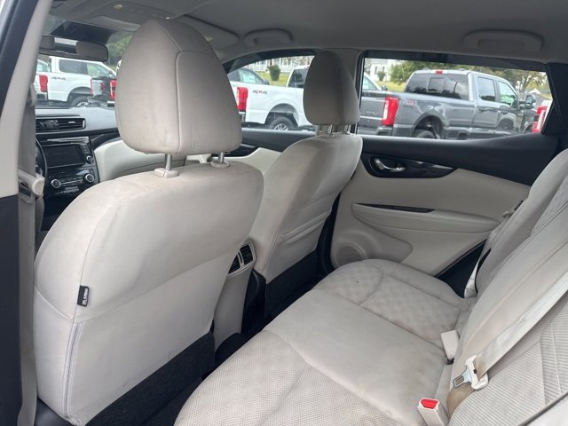 Used 2022 Nissan Rogue Sport SV image 34