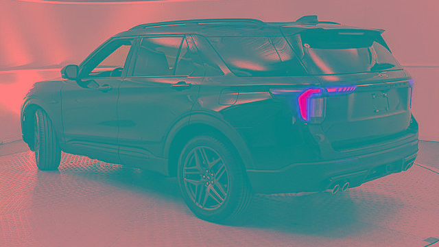 Certified 2025 Ford Explorer ST image 3