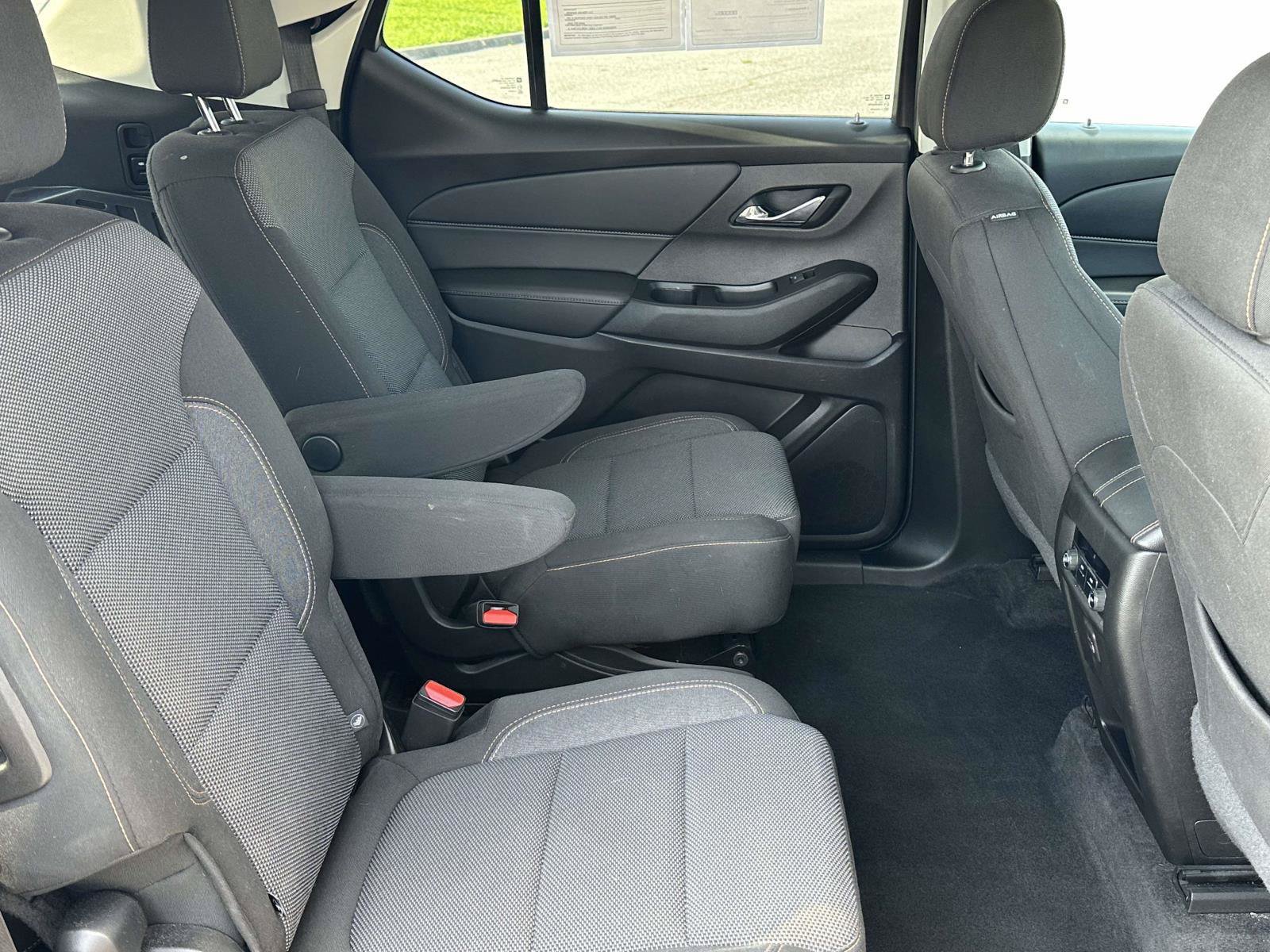 Used 2019 Chevrolet Traverse LT FWD image 11