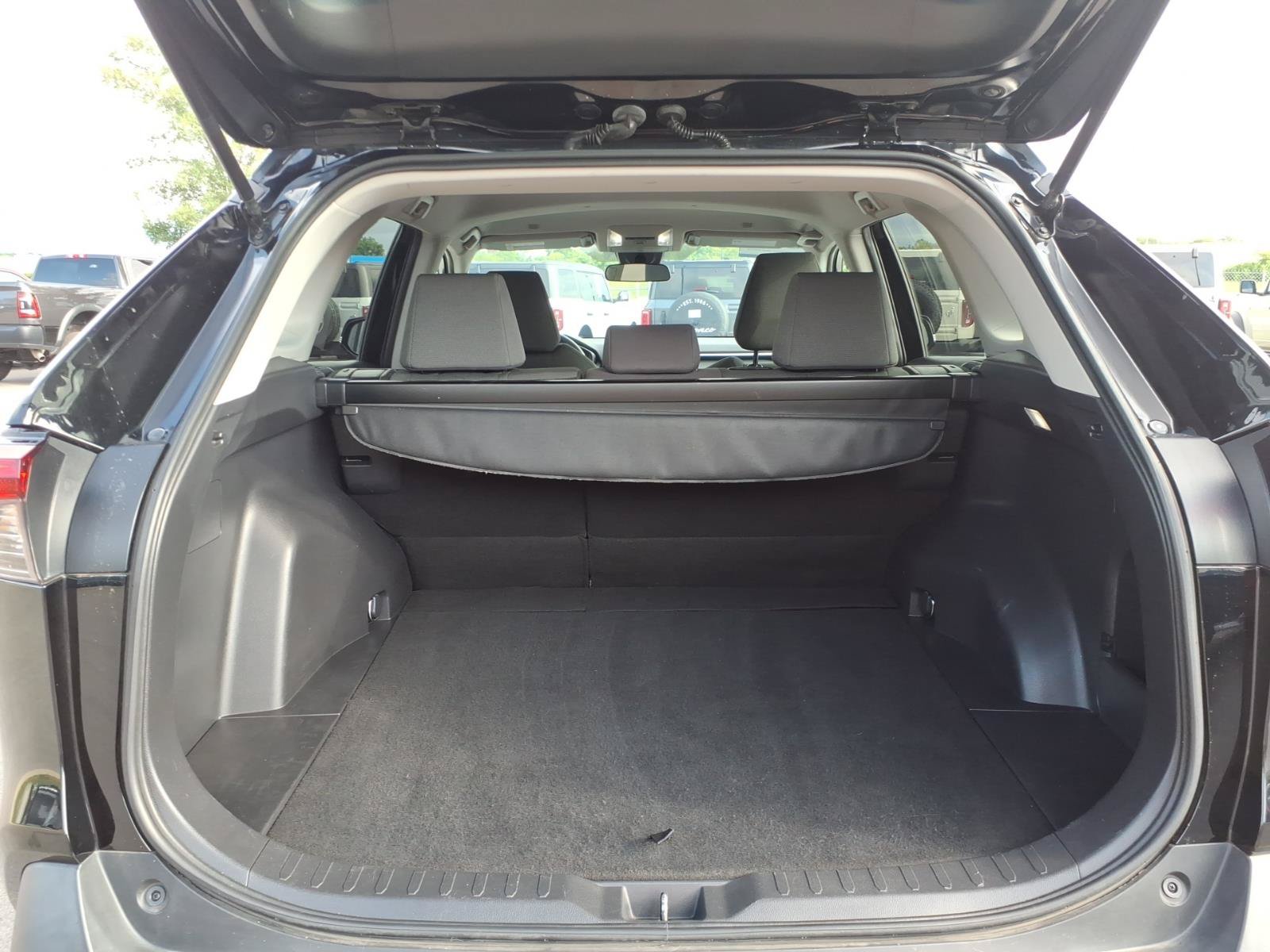 Used 2024 Toyota RAV4 XLE AWD/4WD image 16