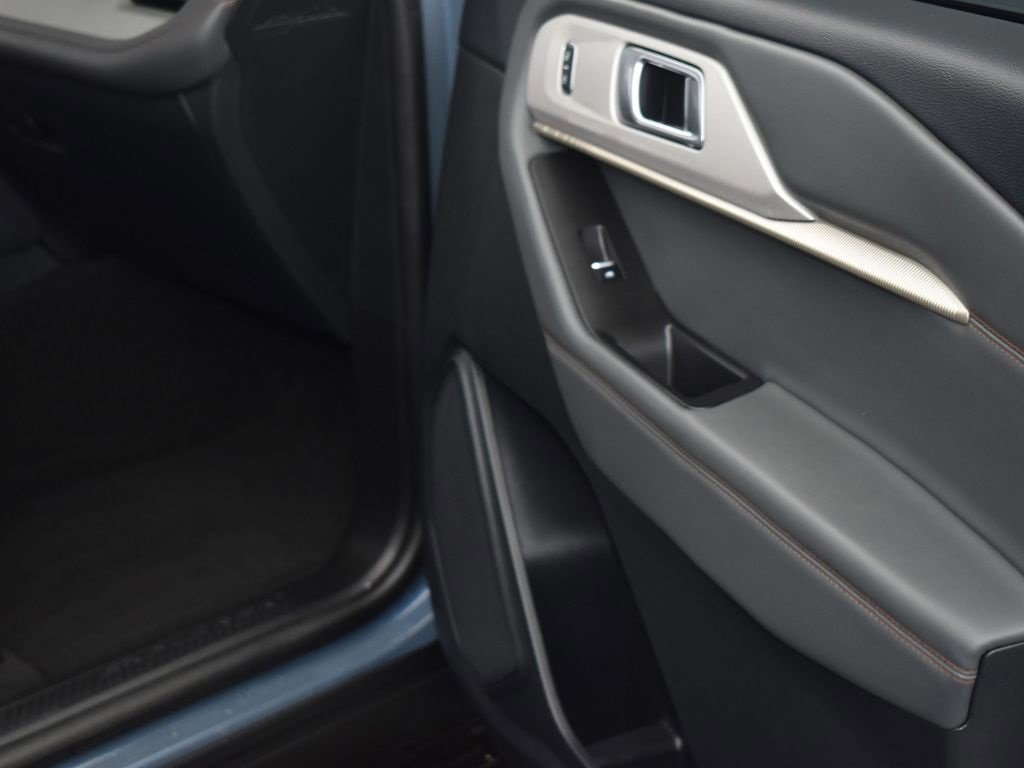 Certified 2025 Ford Explorer Active image 17