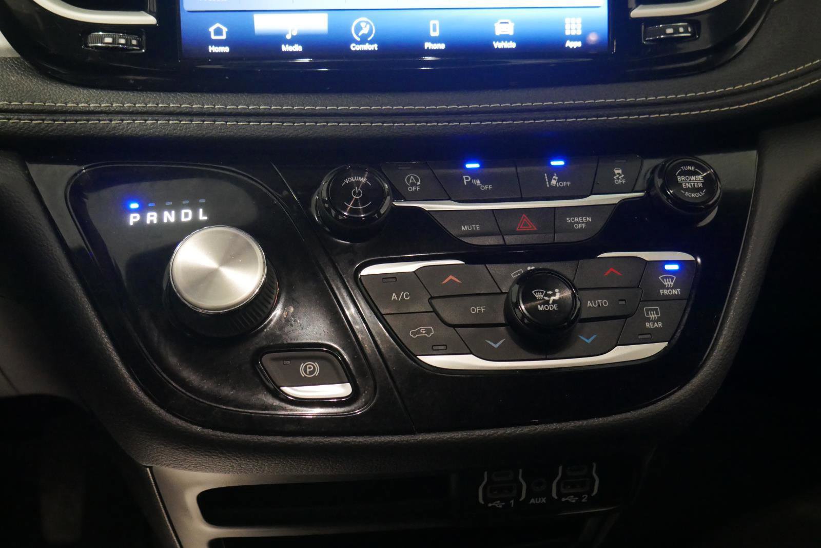 Used 2023 Chrysler Pacifica Touring-L w/ S Appearance Package image 24