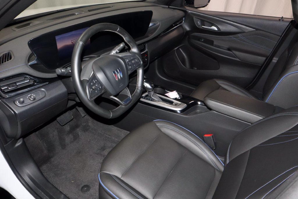 Used 2025 Buick Envista Sport Touring w/ Convenience I Package FWD image 25