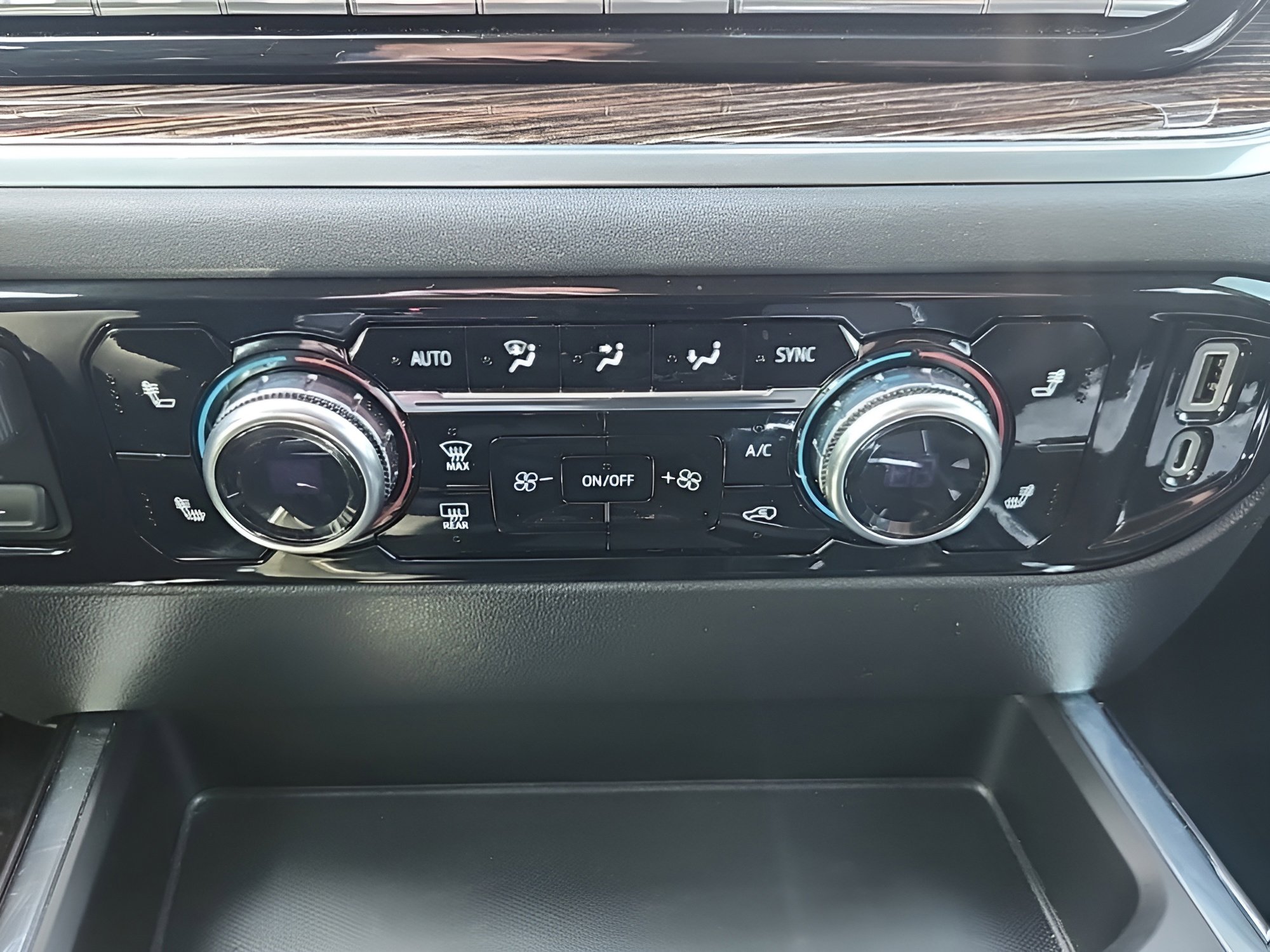 Used 2022 GMC Sierra 1500 Elevation w/ Elevation Premium Package image 21