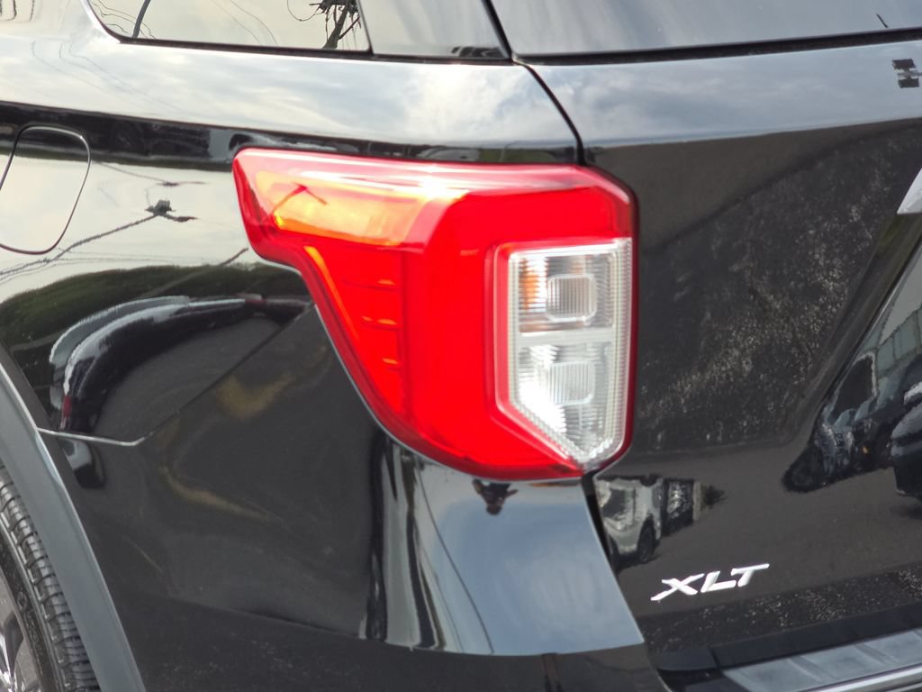 Certified 2023 Ford Explorer XLT w/ Equipment Group 202A AWD/4WD image 31