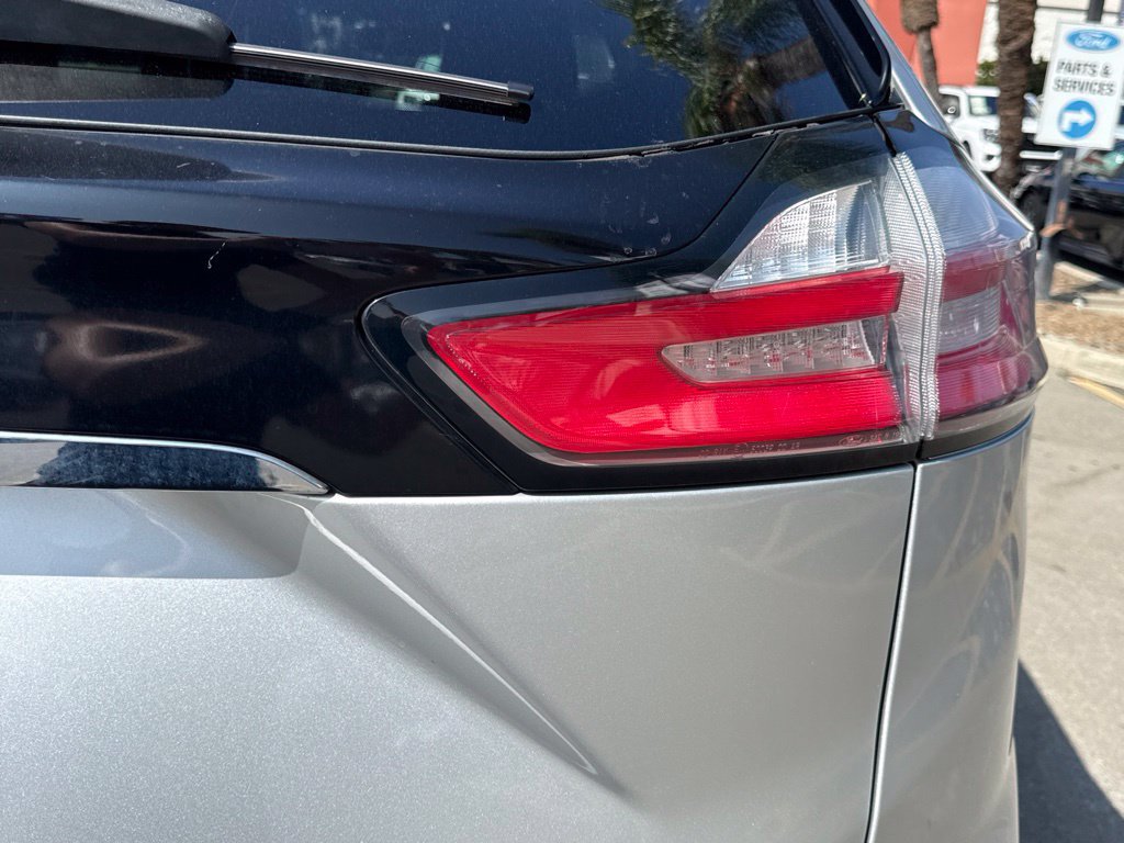 Certified 2019 Ford Edge Titanium FWD image 16