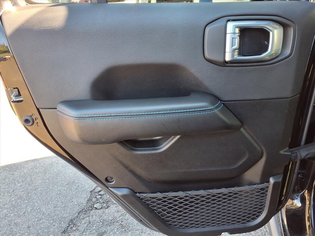 Used 2024 Jeep Wrangler Unlimited Rubicon 4xe image 7