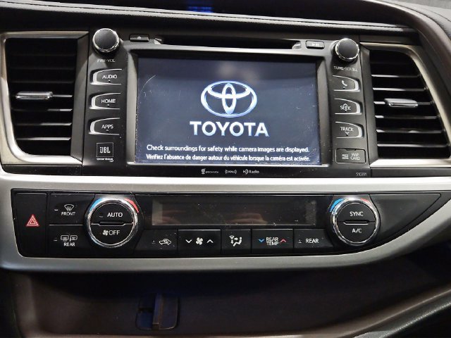Used 2019 Toyota Highlander Limited AWD/4WD image 16