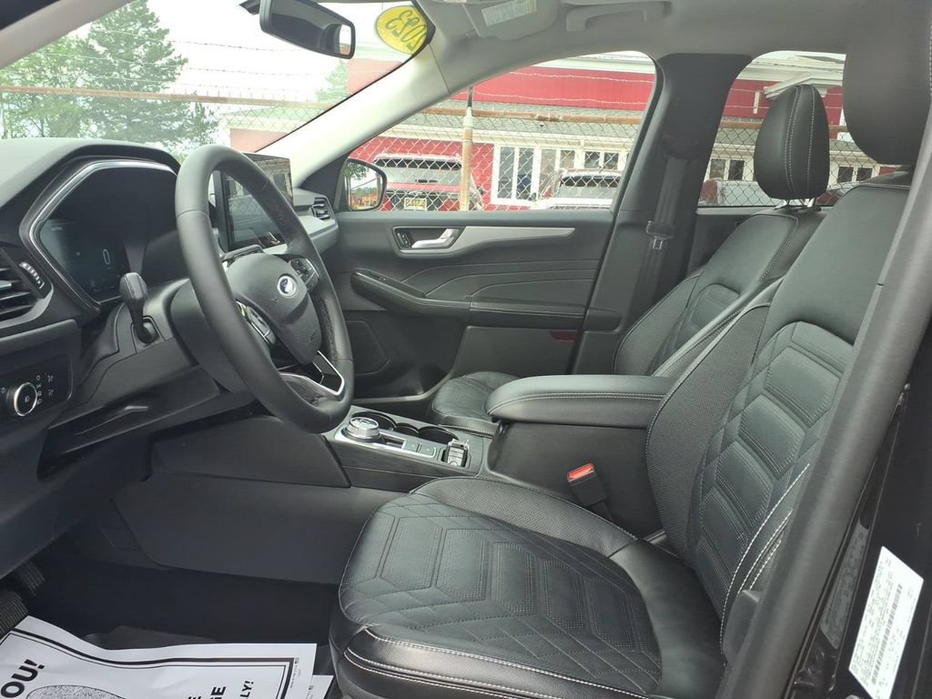 Certified 2023 Ford Escape Platinum w/ Premium Technology Package AWD/4WD image 14