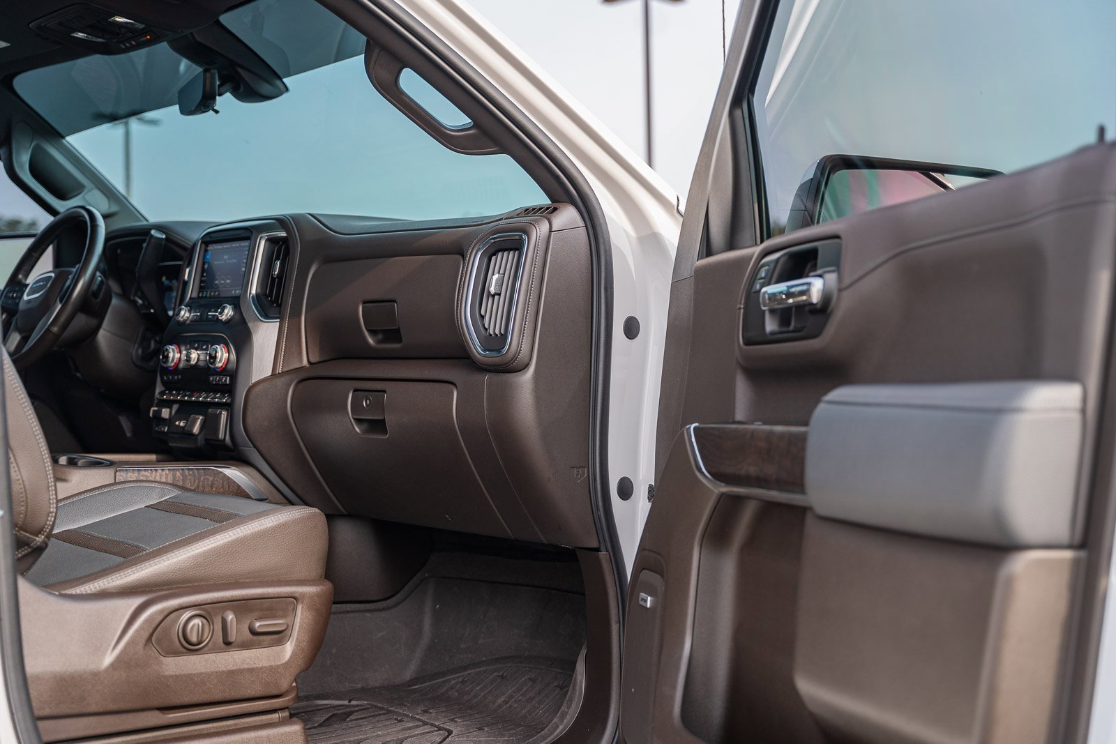 Used 2019 GMC Sierra 1500 Denali w/ Denali Ultimate Package image 13