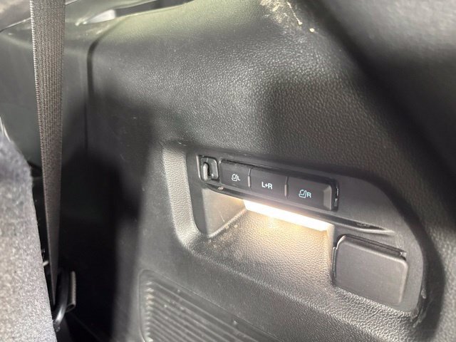 Certified 2023 Ford Explorer Platinum w/ Technology Package AWD/4WD image 23