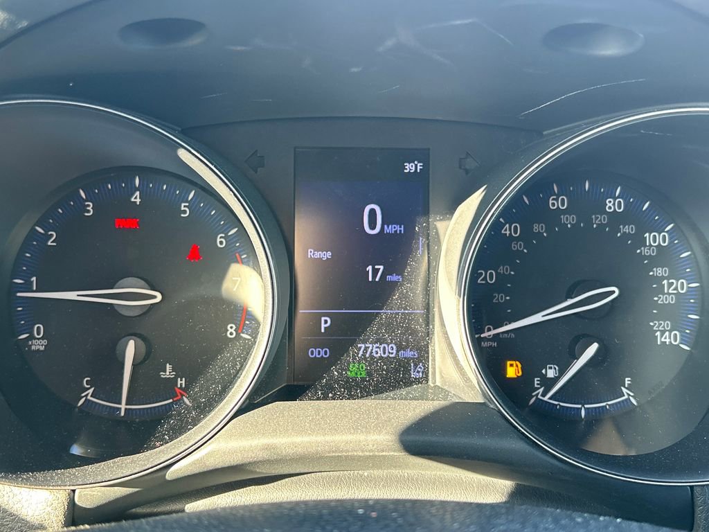 Used 2019 Toyota C-HR LE FWD image 21