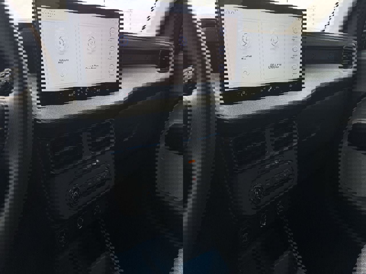 Certified 2025 Ford Maverick XLT FWD image 15