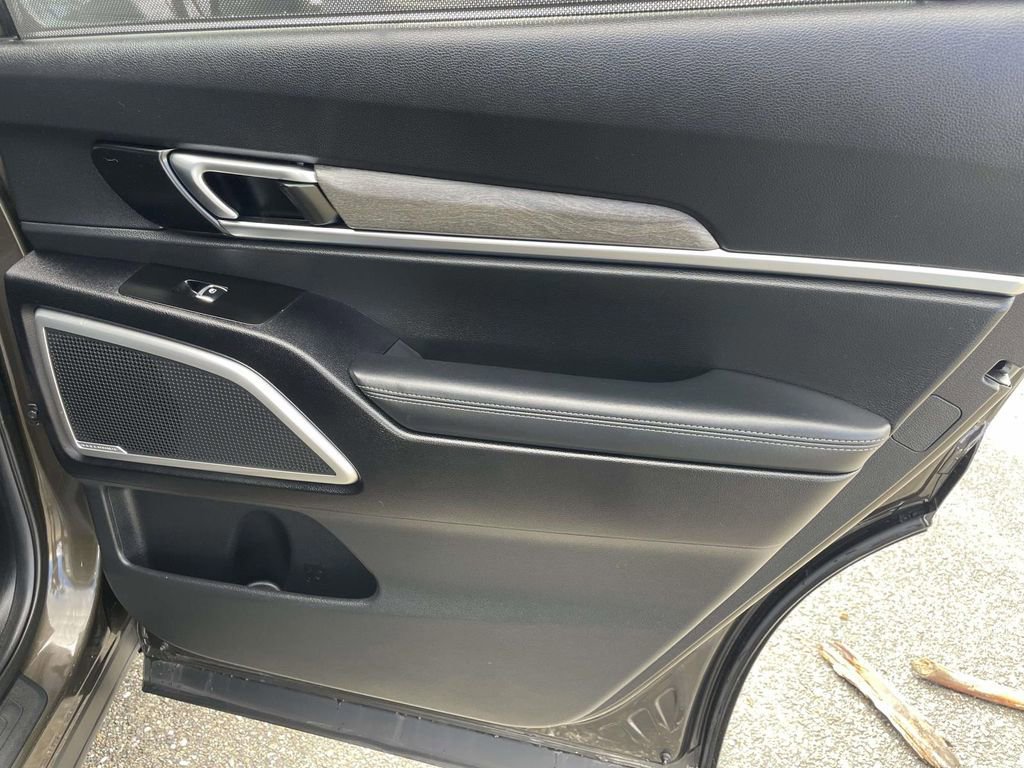 Used 2022 Kia Telluride EX w/ EX Premium Package image 25