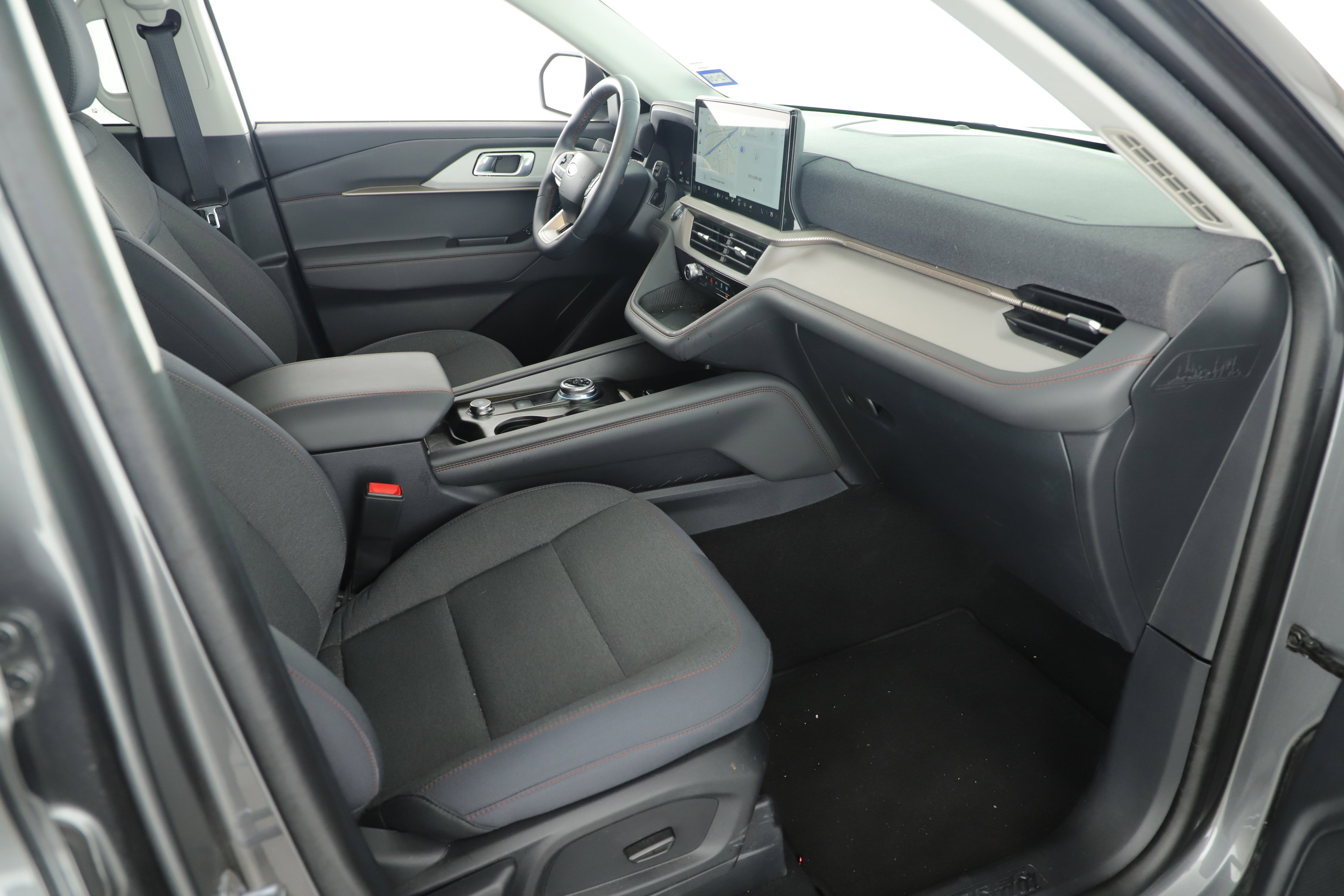 Certified 2025 Ford Explorer Active image 9