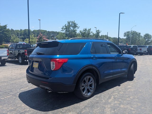 Certified 2022 Ford Explorer XLT w/ Equipment Group 202A RWD image 11