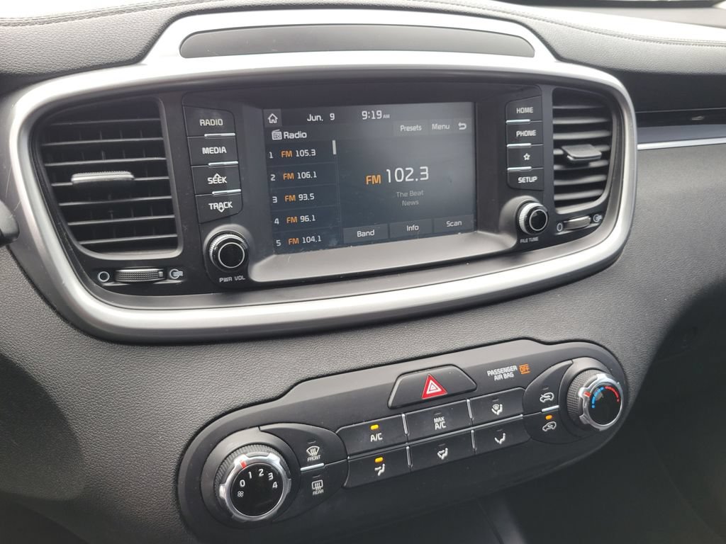 Used 2019 Kia Sorento L FWD image 24