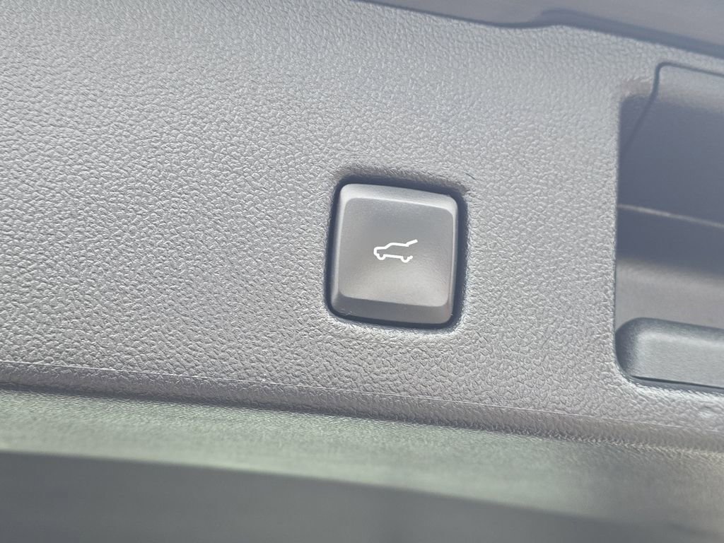 Certified 2022 Ford Escape SE w/ SE Sport Appearance Package AWD/4WD image 10