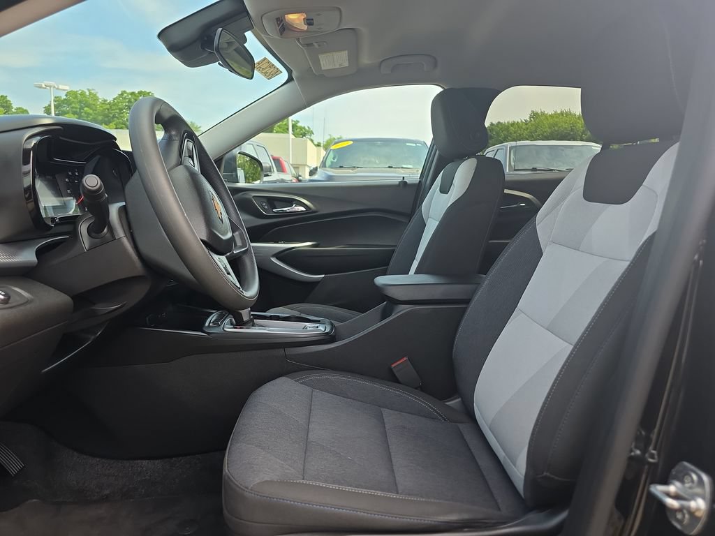Used 2024 Chevrolet Trax LS w/ Driver Confidence Package FWD image 23
