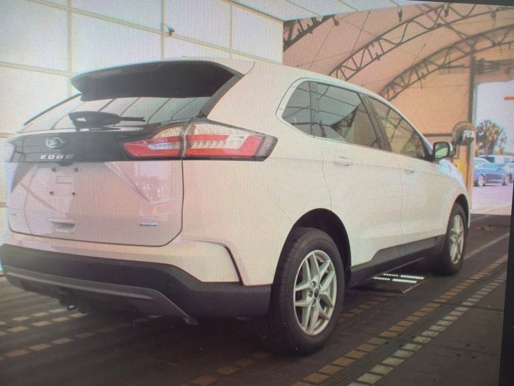 Certified 2023 Ford Edge SEL w/ Convenience Package AWD/4WD image 2
