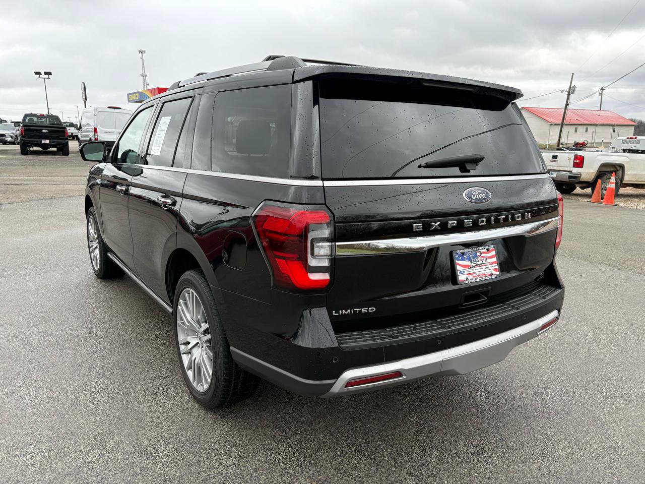 Certified 2024 Ford Expedition Limited AWD/4WD image 6