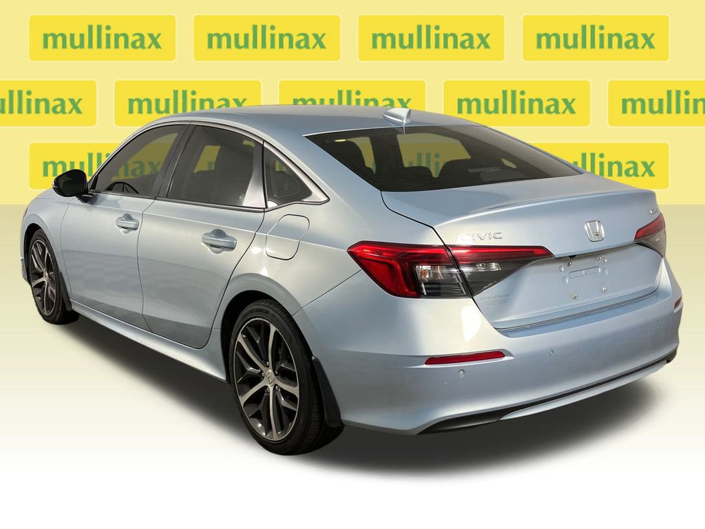 Used 2023 Honda Civic Touring image 3
