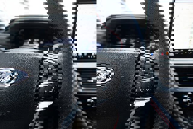 Certified 2025 Ford Explorer ST-Line w/ Premium Package image 19