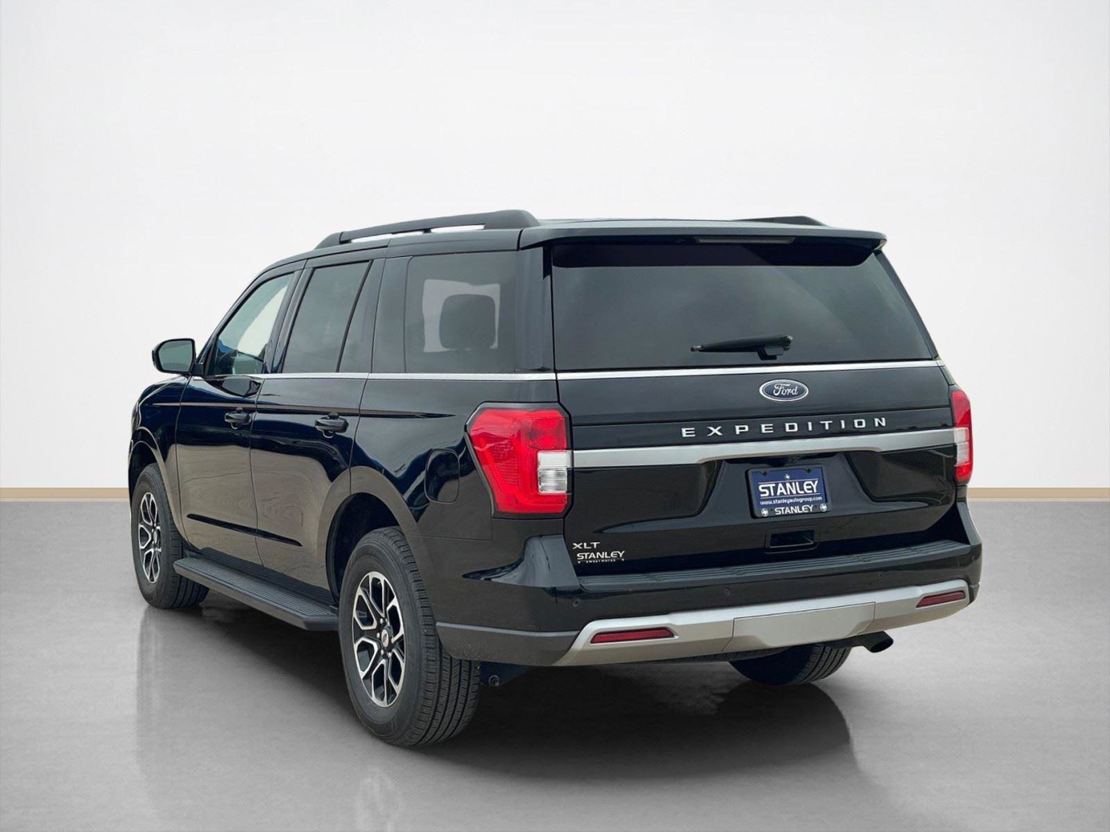Certified 2024 Ford Expedition XLT AWD/4WD image 6