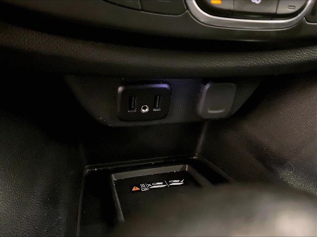 Used 2022 Chevrolet Traverse LT AWD/4WD image 32