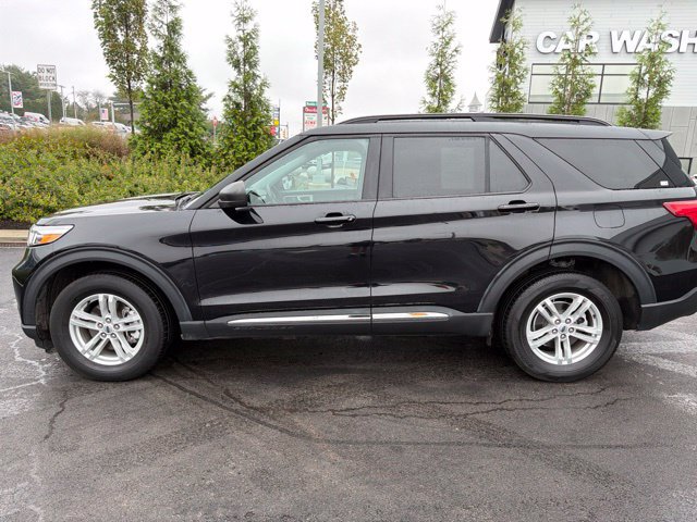 Certified 2024 Ford Explorer XLT w/ Equipment Group 202A AWD/4WD image 3