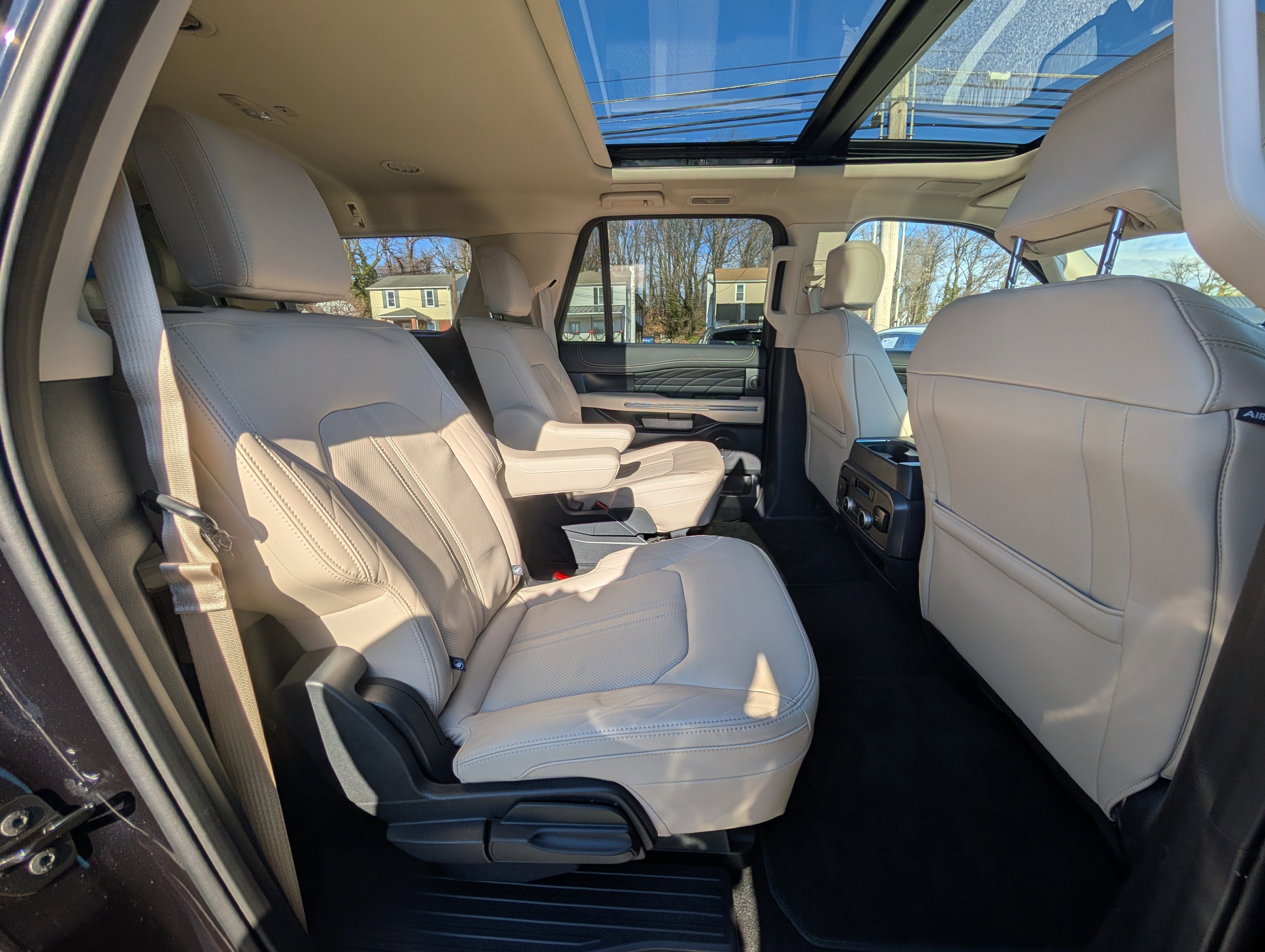 Certified 2024 Ford Expedition Max Platinum image 13