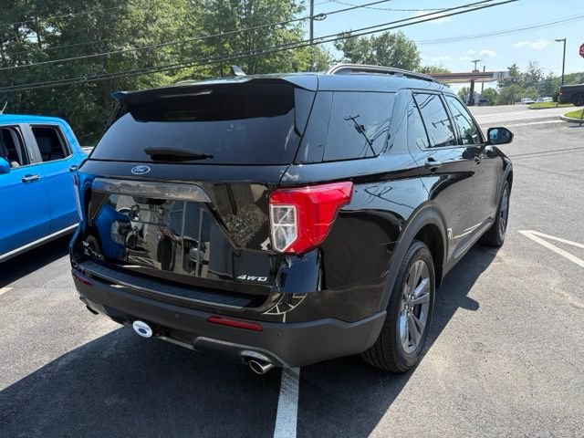 Certified 2023 Ford Explorer XLT w/ Equipment Group 202A AWD/4WD image 3