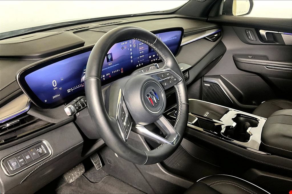 Used 2025 Buick Enclave Preferred FWD image 10