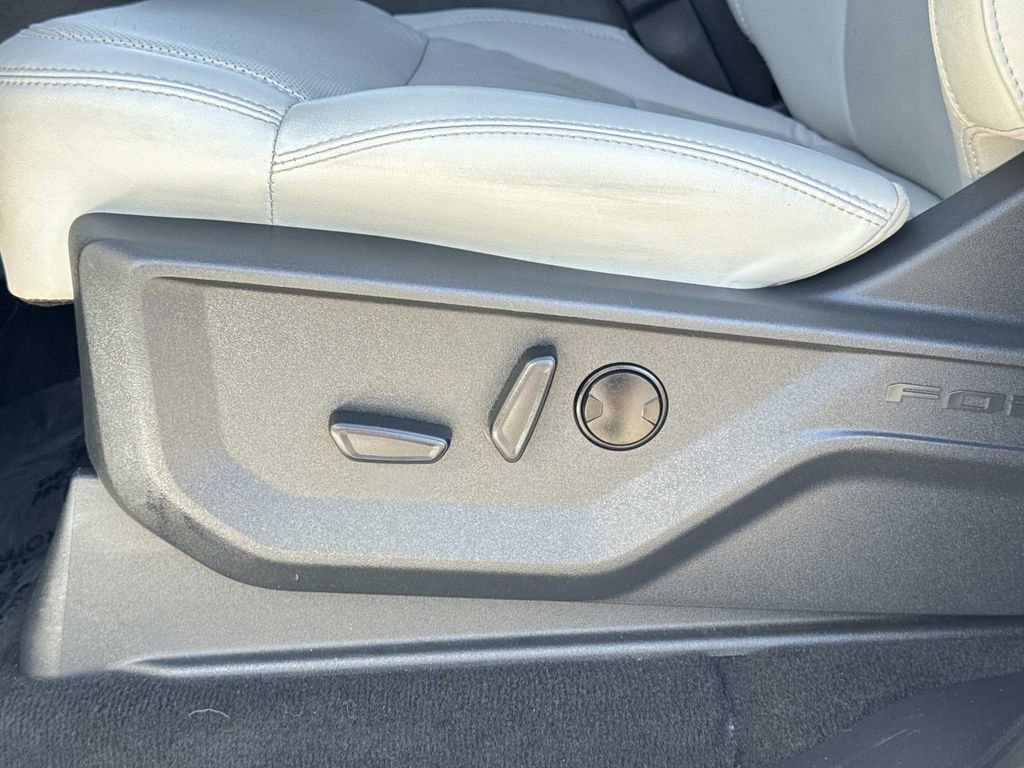 Certified 2025 Ford Expedition Max Platinum image 21