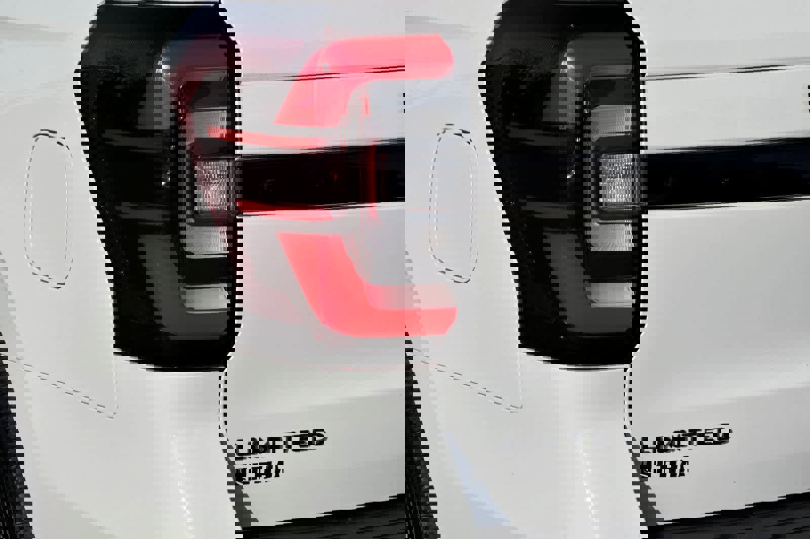 Certified 2024 Ford Expedition Limited image 29