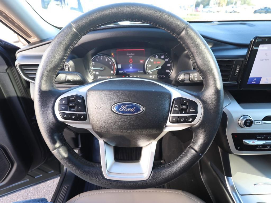 Certified 2022 Ford Explorer XLT w/ Equipment Group 202A image 17