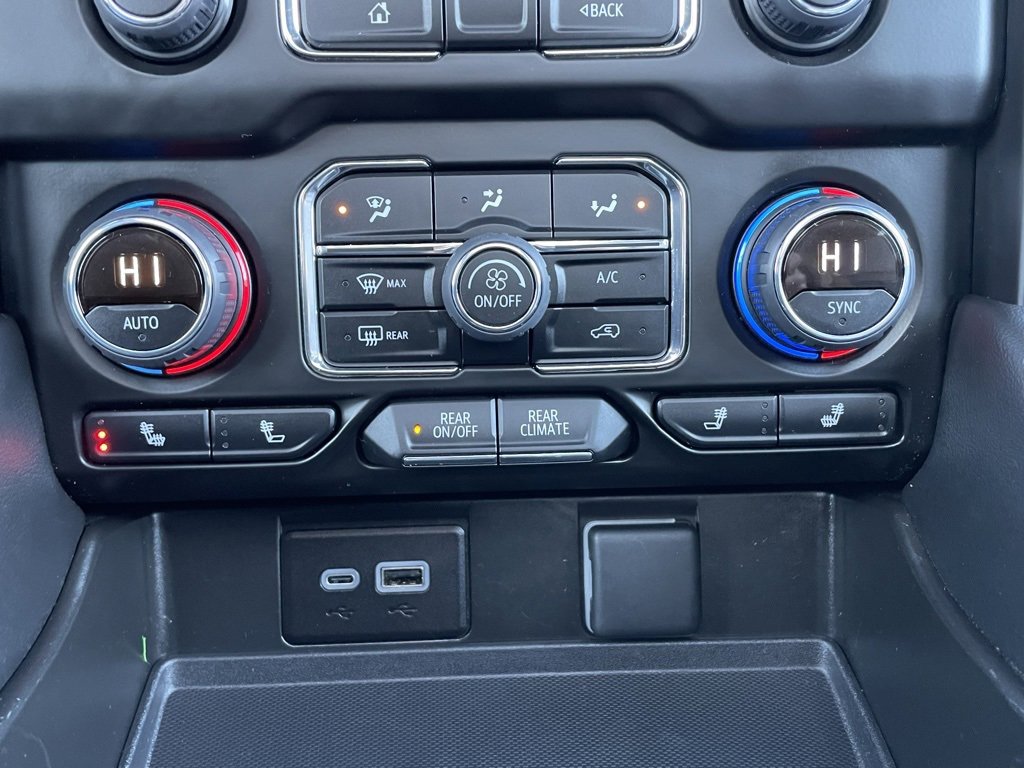 Used 2024 Chevrolet Suburban Z71 w/ Luxury Package image 44