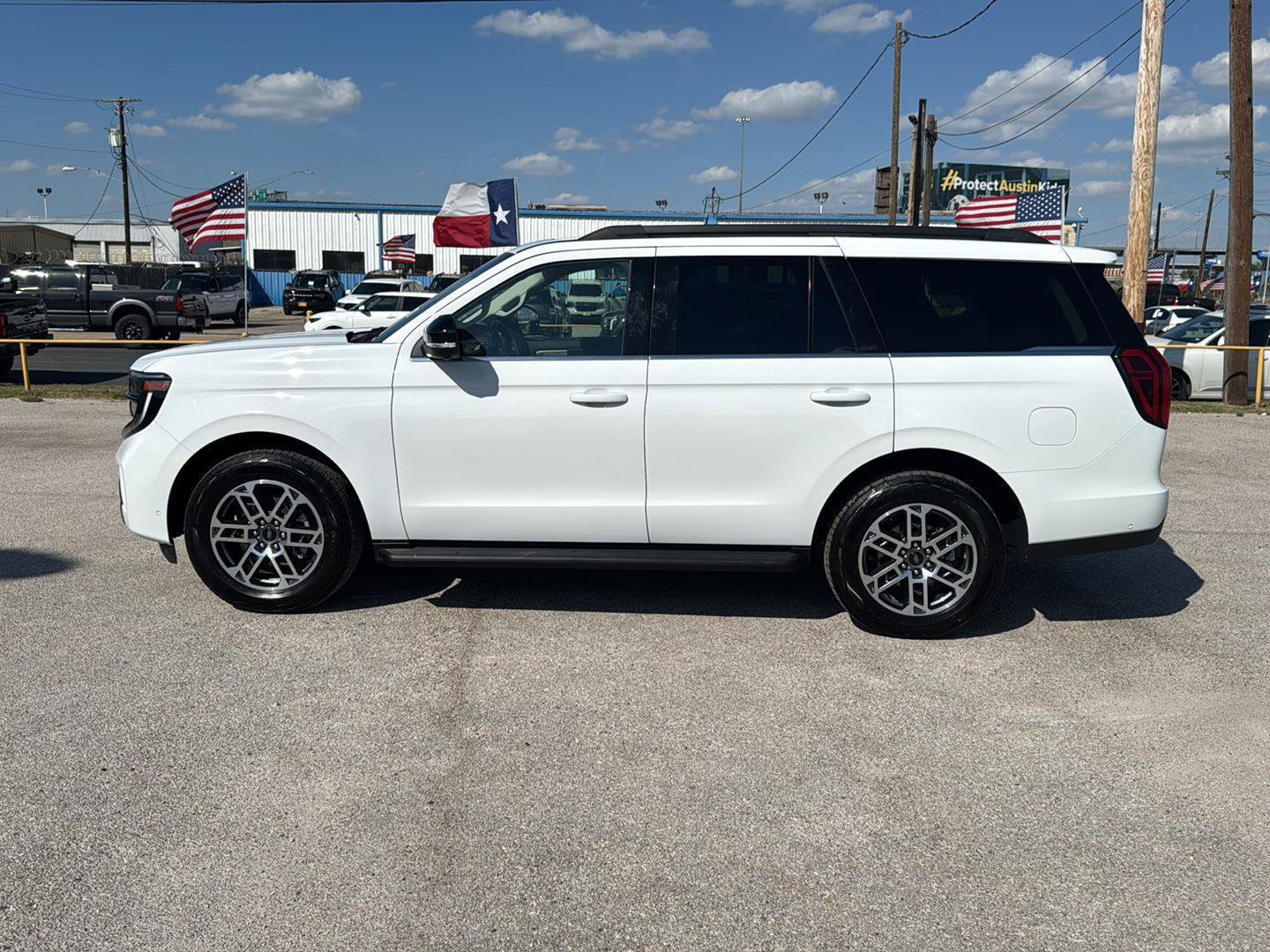 Certified 2025 Ford Expedition Active image 6