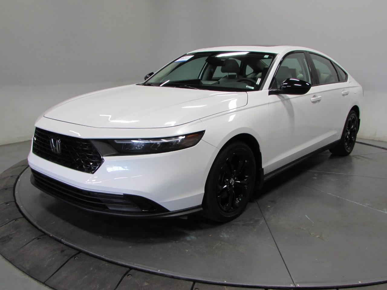 Used 2025 Honda Accord SE image 3