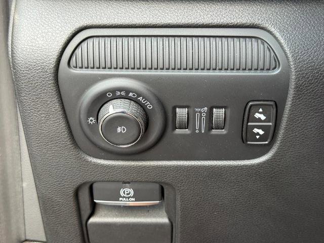 Used 2024 Jeep Wagoneer L Series II w/ Flexible Seating Group AWD/4WD image 24