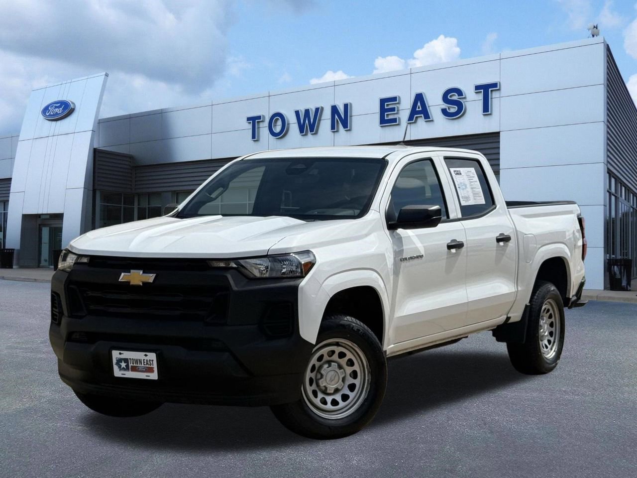 Used 2023 Chevrolet Colorado W/T w/ Advanced Trailering Package RWD image 1