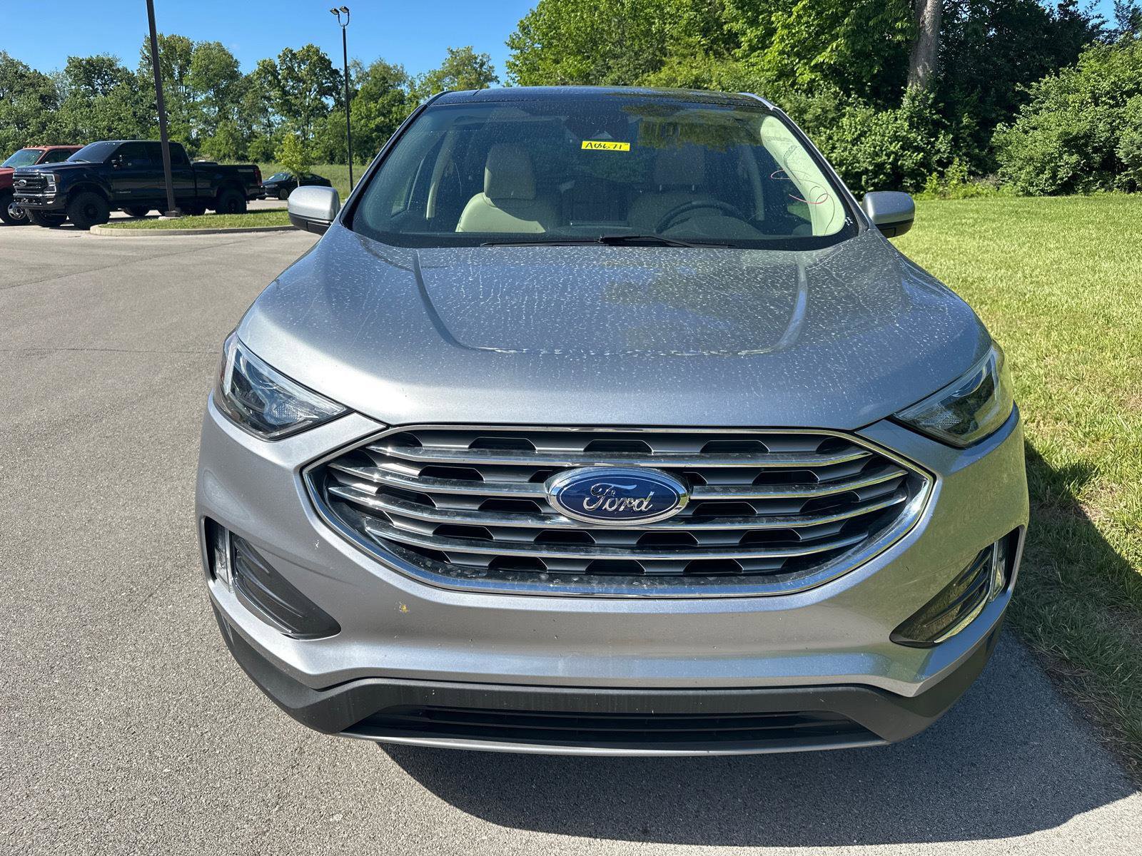Certified 2022 Ford Edge SEL w/ Convenience Package AWD/4WD image 2