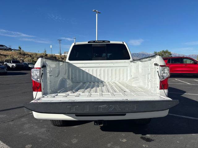 Used 2018 Nissan Titan SV w/ SV Convenience Package AWD/4WD image 9