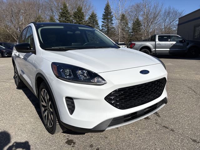 Certified 2020 Ford Escape SE Sport image 2